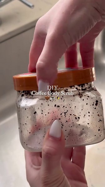 My favorite DIY body scrub for soft and glowing skin