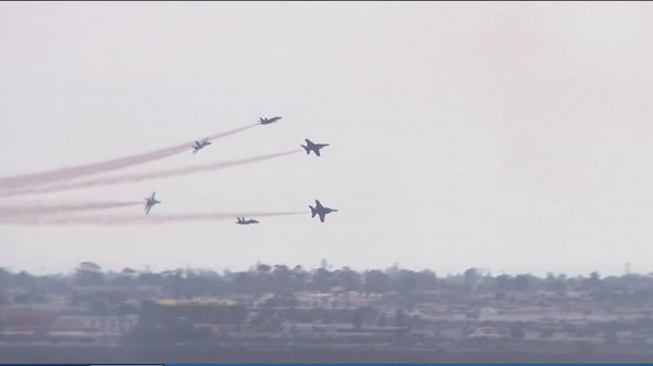 Miramar air show wows crowds with thrilling demonstrations