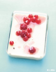 Bavarois aux fruits rouges pour 6 personnes - Recettes - Elle à Table