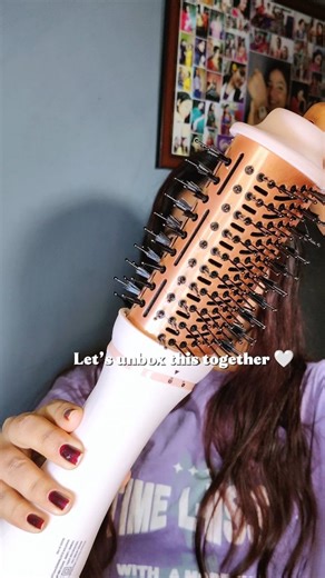 Sibani Maharana on Instagram: "Part 1 I’ll give you the review in Part 2. The quality is top-notch and the packaging is also really good — but how well does it actually work? See you in the next video 👀✨ @winstonindia.official . . . . #explorepage #explore #skincaretips #hairstyle #hairbrush"