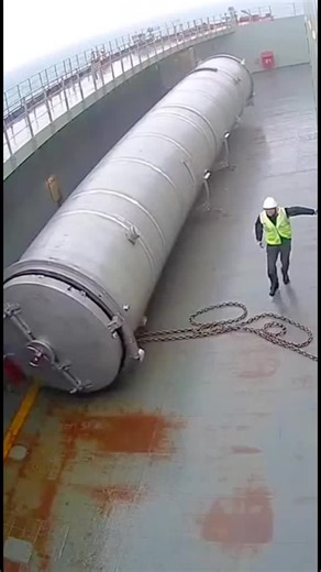 The North sea job during launch #container #northsea #oddlysatisfyingvideos #occean #waves