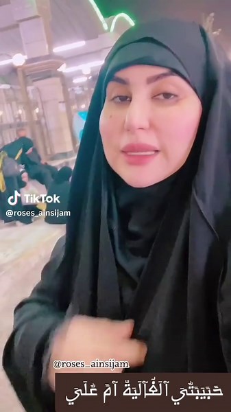 عباية عراقية مميزة من تصميم حجام الغراب