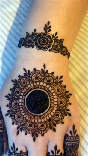 Simple Back side mehndi design