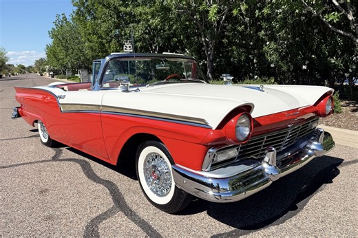 1957 Ford Fairlane 500 Skyliner