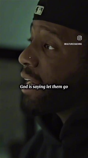 I held on for years, not realizing it was God asking me to let go. Once I did, everything became clearer. 🙌🏽 Stop stepping in the way and step out in faith. Pain, confusion, and chaos aren’t love they’re fear. When God removes something, trust He’s making room for something greater. 🙏🏽 #Faith #TrustGod #LetGoAndLetGod #healingwithchrist #learningtolovewhoiam