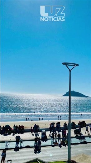 Dr. Simi busts out his best moves and dances on the Mazatlán Malecón; gets scolded