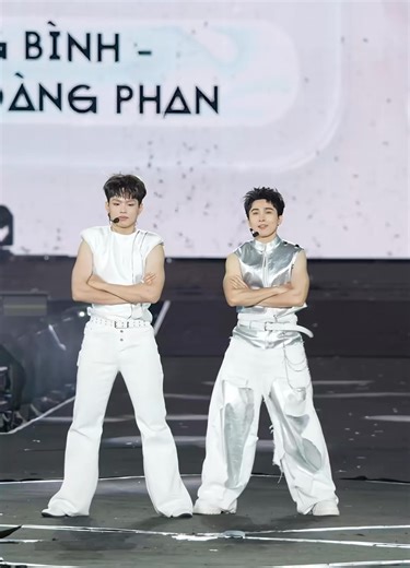 Màn dance pastel kịch tính cùng anh trai ‪@buitruonglinh‬ #shorts