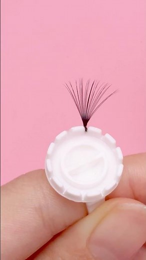 Hand Make Volume Lash Fans Effortlessly 💫