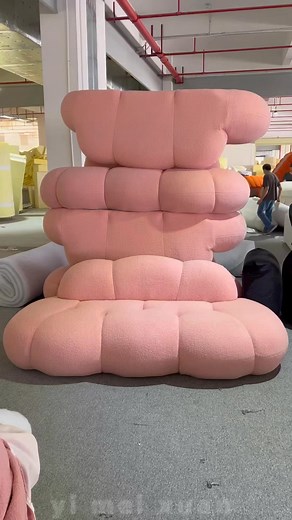 1.4K views | Do you like the pink cloud sofa? #compressed #compressedsofa #vacuumsofa #beanbag #sofabed #couch #worldwide #comfort #accesible #beanbagchair #peitucompressedsofa #hometurniture #sotabed #exporttrade #exportfurniture #compressionsofabed #furniture #compressionchair #livingroomsofa #boxsofa #sofa #livingroomfurniture #livingroomcompressionsofa | Song Chao | Facebook
