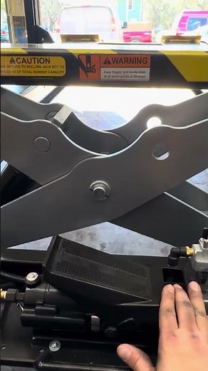 Challenger Lifts Rolling Bridge Jack RJ7.5 ( 7500 LBS Capacity ) for 4 Post