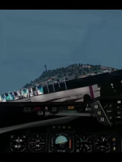 Vuelo 2605 de Western Airlines #fypシ゚ #fyp #westernairlines2605 #westernairlines #plane #planeaccident Contexto (Sacada de la Wiki): El avión DC-10 con número de registro N903WA propiedad de la ya desaparecida compañía aérea Western Airlines salió de Los Ángeles a la 1:40 con destino a la Ciudad de México. La tripulación consistía de 11 personas dirigidas por: Piloto: Charles Gilbert 53 años de edad (Con una experiencia amplia comprobada) Primer Oficial: Ernest Richel Segundo Oficial: Daniel Wal