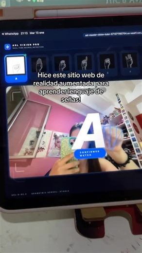 Aprende Fácil con ÍA on Instagram: "Cómo hacer un sitio web de realidad aumentada 😱 #blackbox #blackboxai #inteligenciaartificial #ia #ai"