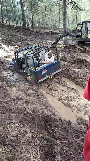 Hidden Thorn on Instagram: "Mud Bog fun at the 2025 Wild Rose 2 event. Sign up for the 2026 Wild Rose Championship - The FROZEN ROSE is coming soon! Details below."