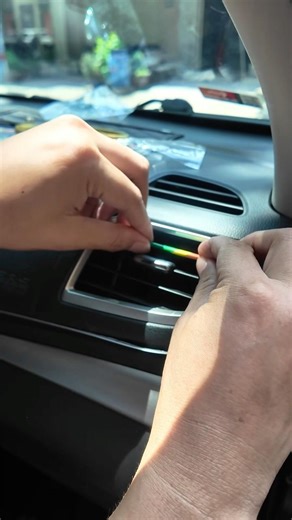 How to install decorative trim for air conditioner vents - super simple #anhthereview #caraccesso...