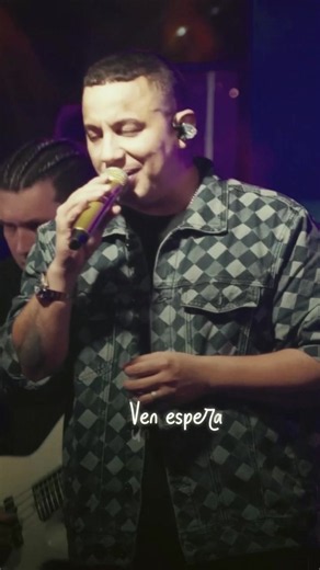 Letra en español: Ven espera un momento — poema de desamor