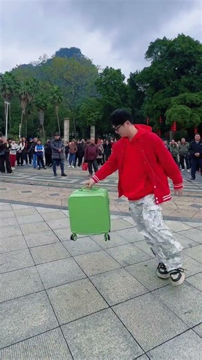 What s wrong with this box#Physical mime#Folk unique skills