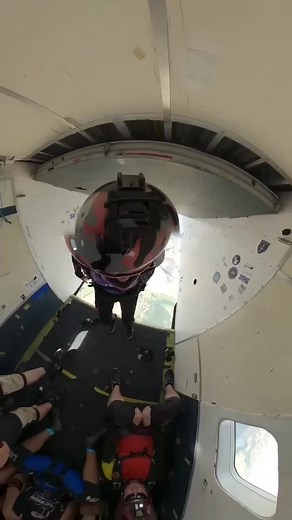 skydiving_official على TikTok