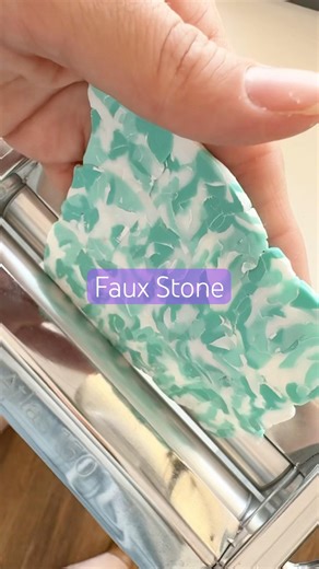 In case you were wondering, this gorgeous green polymer clay is Cernit Translucent Emerald 💕