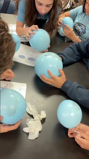 Teaching my students all about fingerprints, and how they’re used in the world of forensics. 👩‍🔬🥼🔎