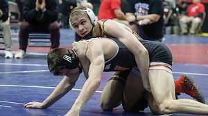 Iowa state wrestling: Mickey Griffith becomes Des Moines Lincoln’s first state finalist in 14 years