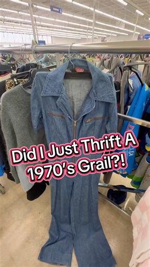 This jumpsuit is 😍😍 #reseller #vintage #70s #vintagefashion