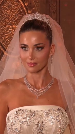 kamran tehranian on Instagram‎: "نکات مهم برای عروس💎 #عروس #عروسی #عروسی_ایرانی #گردنبند #گوشواره"‎