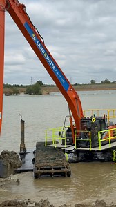 Read the story in the latest issue of the magazine on two Land Water Hitachi ZAXIS 210-7 and 250-7 amphibious excavators | Awesome Earthmovers