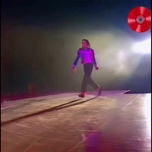 The Magic of Dance: Michael Jackson's Legendary Performance 🕺🔥 #michaeljackson #dance #mj