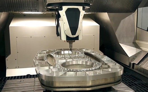 DMG Mori DMU 200 gantry展示