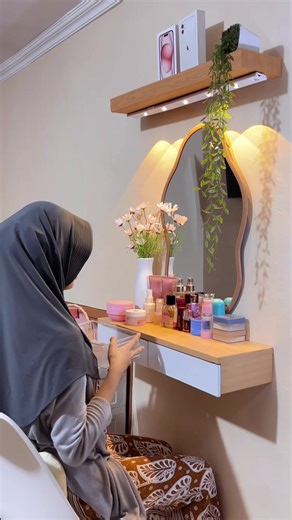 Cara Membuat Meja Makeup Simpel dan Cantik