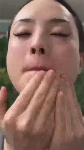 Hydro Boost Vegan Serum is a lightweight, quick-absorbing product formulated with 91% natural