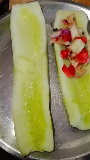 cucumber boat chat 🥒🥙🤤 Healthy bhi tasty bhi 😀#food #recipe #chatpatichat #ytshortsvideo