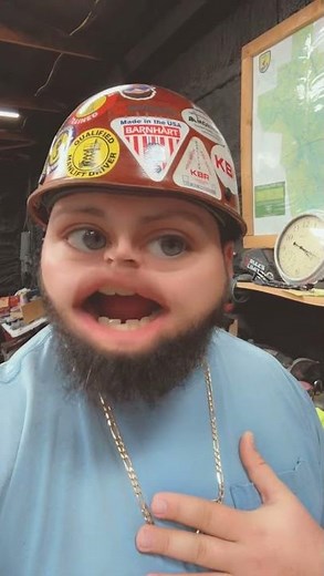 Ricky wants a Christmas bonus or else! #RickyAndTheBoss #BreadstickRicky