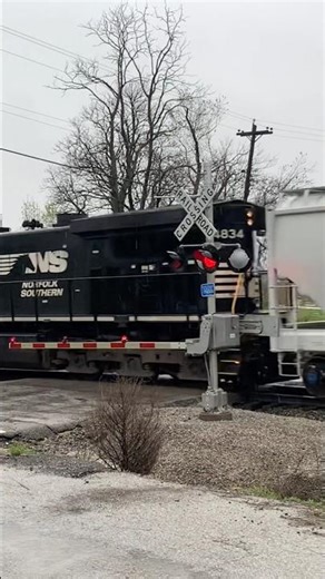 What Is The Hurry? Fast Norfolk Southern Train With DPU! JawTooth shorts, See My Long Videos