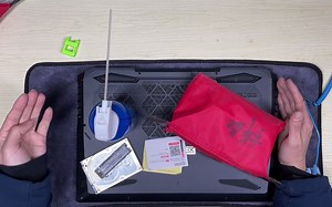 小秋搞机 机械革命钛钽PLUS 拆机视频蛟龙7 X8PRO GM7 火影T7A拆机升级内存硬盘清灰维护