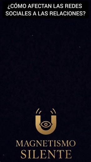 Magnetismo Silente on Instagram: "¿CÓMO AFECTAN LAS REDES SOCIALES A LAS RELACIONES? Las REDES SOCIALES pueden ser una HERRAMIENTA o una DISTRACCIÓN, todo depende de cómo se usen. Cuando la VALIDACIÓN viene más de los “LIKES” que de una conexión real, la RELACIÓN empieza a resentirse. Publicar constantemente buscando APROBACIÓN externa puede generar COMPARACIONES, INSEGURIDAD y DISTANCIA emocional. No porque compartir sea malo, sino porque una relación necesita PRESENCIA, LEALTAD y LÍMITES CLARO