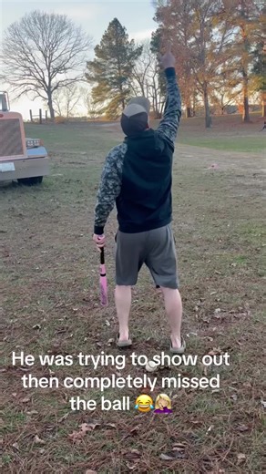 Idk what’s funnier him missing the ball or my laugh 😂😂😂#greenscreenvideo #fyp #foryoupage