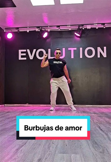 ✨ ¡Nueva Bachata AME 23! ✨ Hoy revivimos un clásico que marcó generaciones… pero a nuestro estilo. Presentamos esta versión novedosa y llena de sabor de “Burbujas de Amor”, ahora convertida en una bachata Evolution que te va a enamorar desde el primer beat. 💜 Cada paso, cada giro y cada acento está trabajado con la esencia que nos caracteriza: técnica, sentimiento y movimiento puro. Porque en Evolution no solo bailamos… sentimos la música. Sumérgete en estas burbujas de ritmo y deja que el AME 