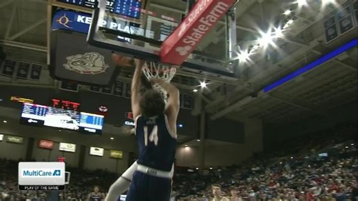 Tyon Grant-Foster throws down powerful dunk vs. Pepperdine Waves