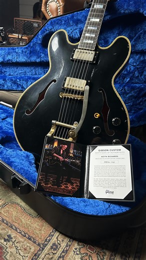 Gino Guitars on Instagram: "The Keith Richards 1960 ES-355 Collector’s Edition guitar, an exacting replica of the Gibson ES-355 he made famous. Handcrafted in the Gibson Custom Shop in Nashville, Tennessee, it’s not just a tribute to Keith’s original guitar; it’s effectively a clone, employing new 3D scanning technology, identical materials and construction methods, and meticulous Murphy Lab aging. The devil is in the details, and this guitar captures every nuance of the original. Is there a mor