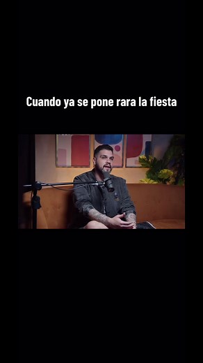 Ray Contreras: Stand-up Comedy About Awkward Parties | Escuela de Nada