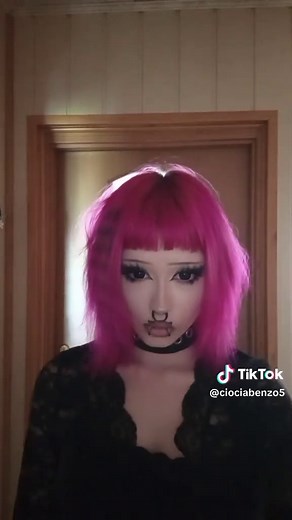 Pink Hair Ideas: Short Inspo, Dye Tips, and Styling Looks