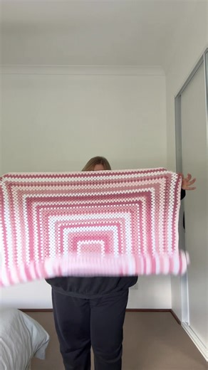 Infinity Granny Square Blanket Crochet Tutorial