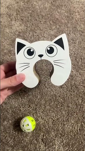 Indoor cat owners... this one might save your furniture 🐾 This interactive cat scratcher combines a