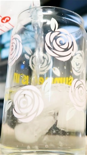 4.7K views · 69 reactions |  Watch the magic happen with cold color-changing vinyl on a Libbey glass can! Comment ‘wraps’ for a free template! 磻✨ #CricutCrafts #ColorChangingVinyl #FreeTemplate #libbeycupwrap #teckwrap #teckwrapcraft #teckwrapvinyl #crafter #cricut #customcup #cupwraps #cricuttemplate #canvatemplates #libbeyglasscan #glasscan #customtumbler | Corinne Blackstone | Facebook