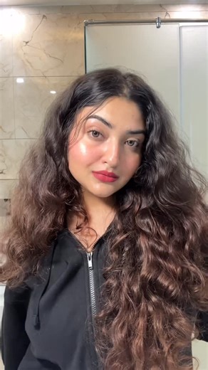 𝕄𝔾❤️‍🔥 on Instagram: "Prepping skin the right way ✨ d’Alba white truffle First Spray Serum = hydration, glow & a flawless base every time 🤍 shop on amazon . . . #dalbaindia #dalba #dalbafirstsprayserum #truffleglow #bridalglow #explore #viral #explorepage #trendingreels #trending #contentcreator #manyagohri #gym #gymgirl"