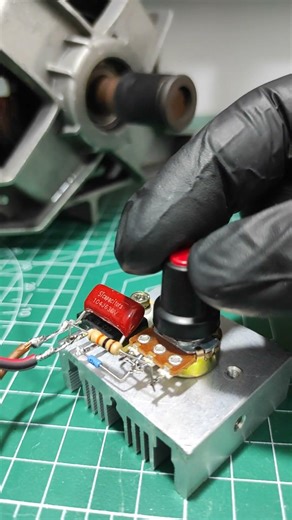 NO MCU. Just BTA41. AC Motor Goes MAX SPEED ⚡