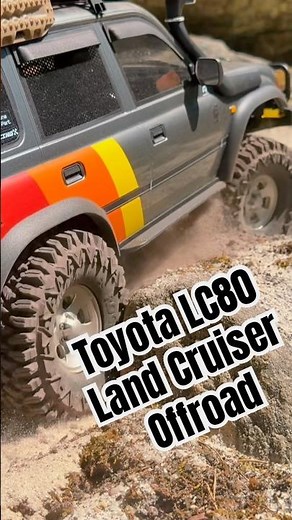 Extreme Rock Crawling: Toyota LC80 in action! 🧗‍♂️🔥 | FMS FCX10 #fmsfcx10 #rcoffroad #toyotalc80