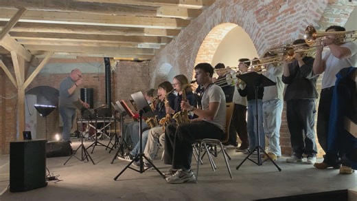 Schallprobe: Wie der Niederalteicher Fassboden klingt