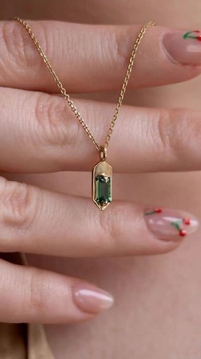 Stunning Locket Designs for Fashionable Girls